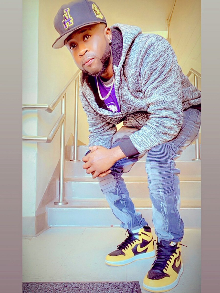 2koolTreyy31's tweet photo. It’s the countdown 5 dayz #big32 #lookingforwardtoit🙌🏾✨ https://t.co/zeaIwWyeaq