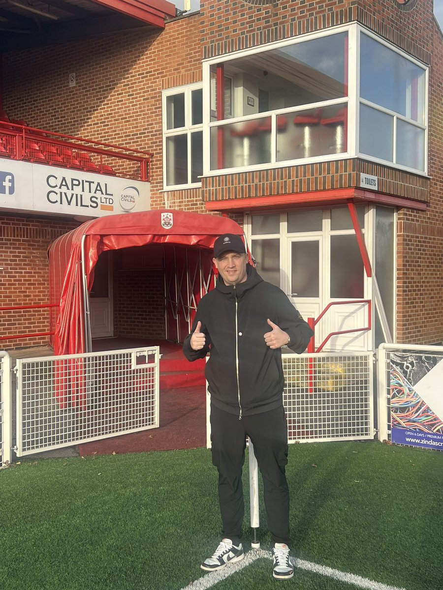 town_away's tweet photo. Welcoming @Dobey180 to Ilkeston town football club ahead of tonight’s event.

Rutland cottage for a mixed grill and now hour chill before the main event. 

💪💪 https://t.co/FlgId9bnfo
