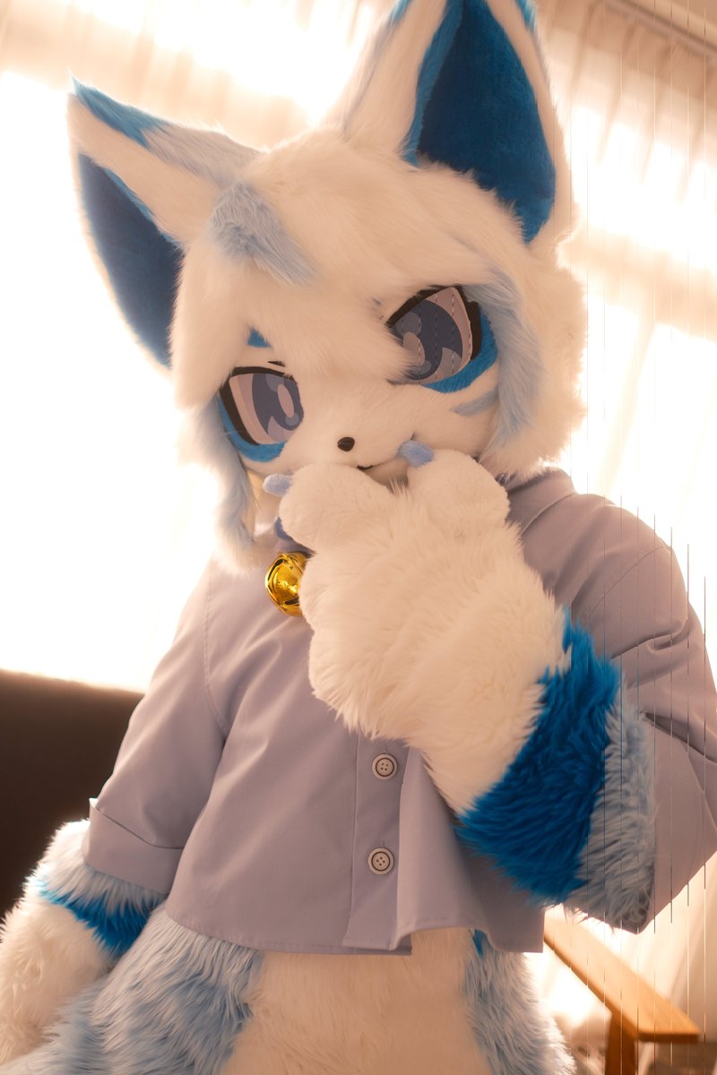 #FursuitFriday #fursuit
흠... 무슨 생각 중일까?