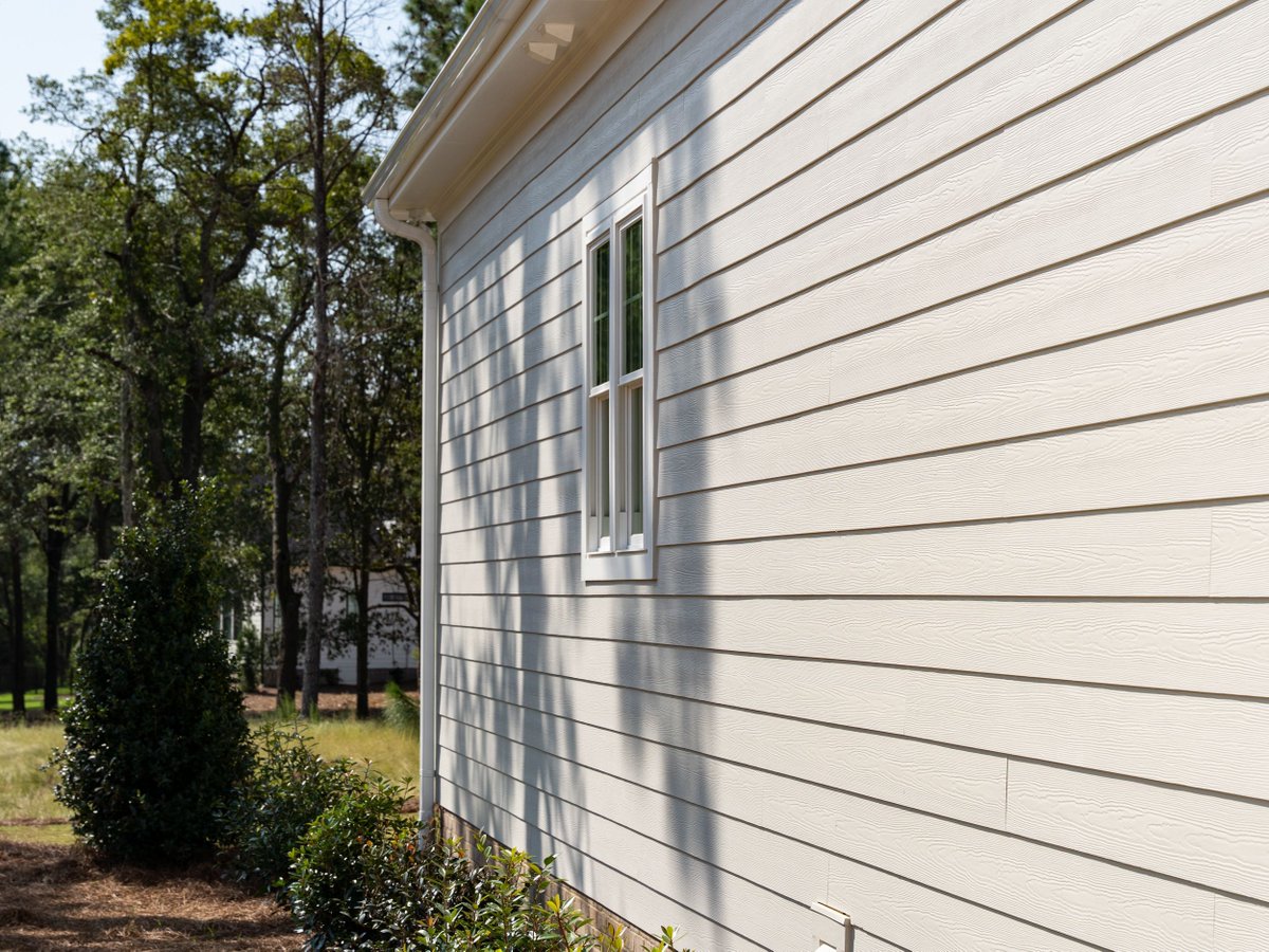With Hardie siding, you can get the style and character you want with the durability and performance you expect. From Shingle siding to Plank options, you can match the look you’re after and trust it to hold up for years to come. Explore more: talbertbuildingsupply.com/products/sidin…
