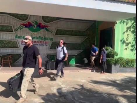 ภาพนี้ไม่ใช่ทหารรับจ้างครับ คาดว่าถ่ายตั้งแต่ปี 2022 เป็นหน่วย Secret Service ที่มาอารักขาบุคคลสำคัญระหว่างการประชุม ASEAN Summit 2022 #ชายแดนไทยกัมพูชา