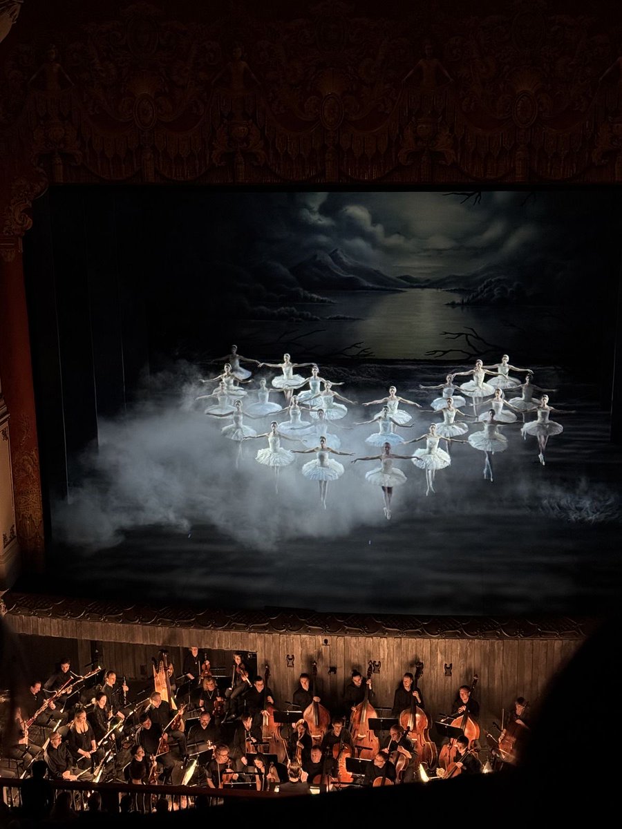 @lacrymarias (@lacrymarias) on Twitter photo 