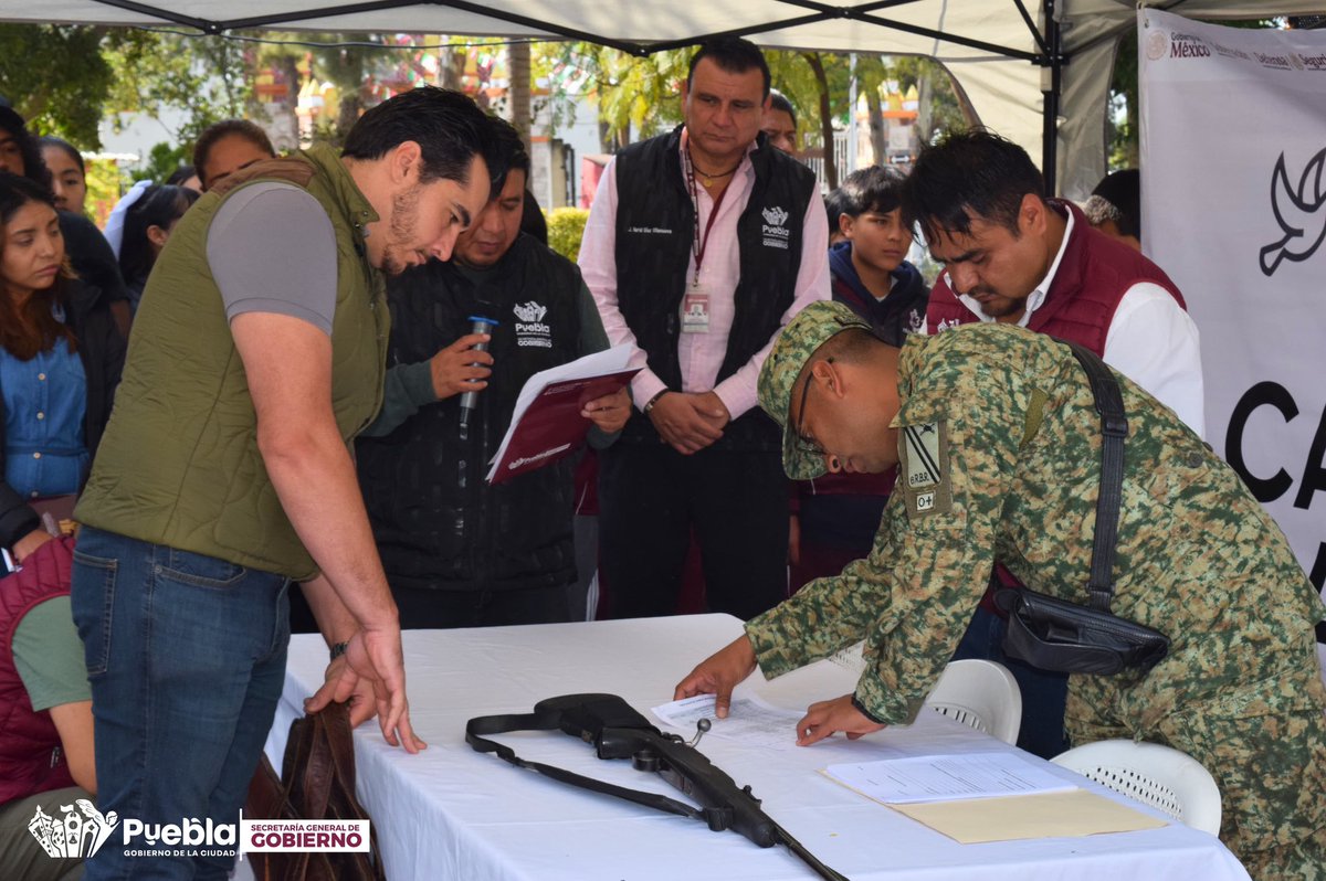 De manera conjunta con la Secretaría de la Defensa Nacional y el <a href="/Gob_Puebla/">Gobierno de Puebla</a>, llevamos a cabo una edición más del programa federal “Sí al desarme, sí a la paz” 🔐🕊️, impulsado por la presidenta <a href="/Claudiashein/">Claudia Sheinbaum Pardo</a> para canjear armas por dinero en efectivo 💵.

Esta acción, impulsada de