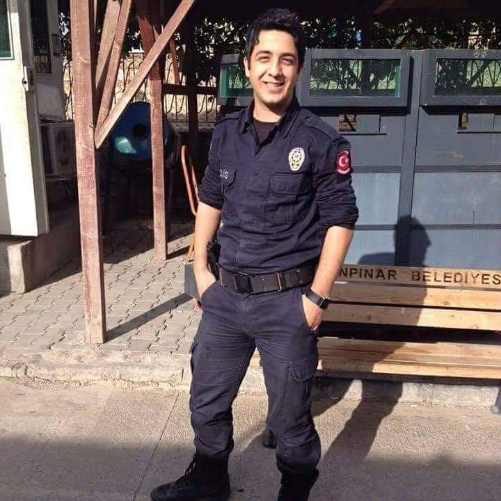 🇹🇷 Uykusunda şehit edilen Polis Memuru Okan Acar.

Ruhu şad, mekanı cennet olsun!