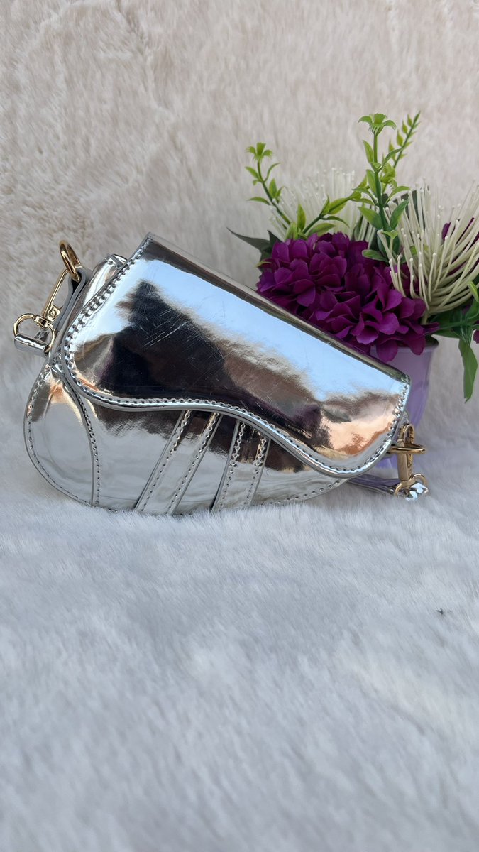 yaa_purple954's tweet photo. Your Obleee Bags Ready For Detty December 
🔥🔥🔥🔥
Match any of these beauty’s here with your accessories 🥰🥰🫠🫠 https://t.co/RC9OgmRDci