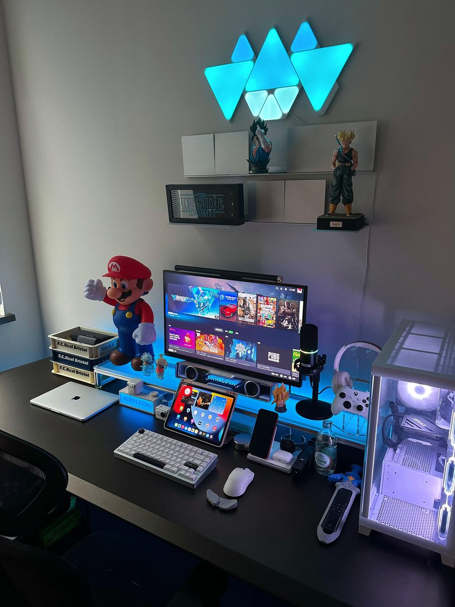 NvsionGear's tweet image. A ten square meter e-sports room🎮

#desksetup #gamingroom #pcsetup