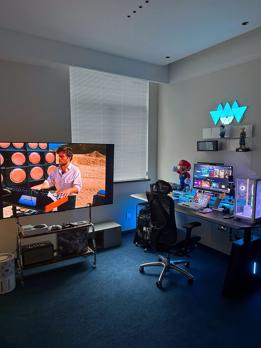 NvsionGear's tweet image. A ten square meter e-sports room🎮

#desksetup #gamingroom #pcsetup