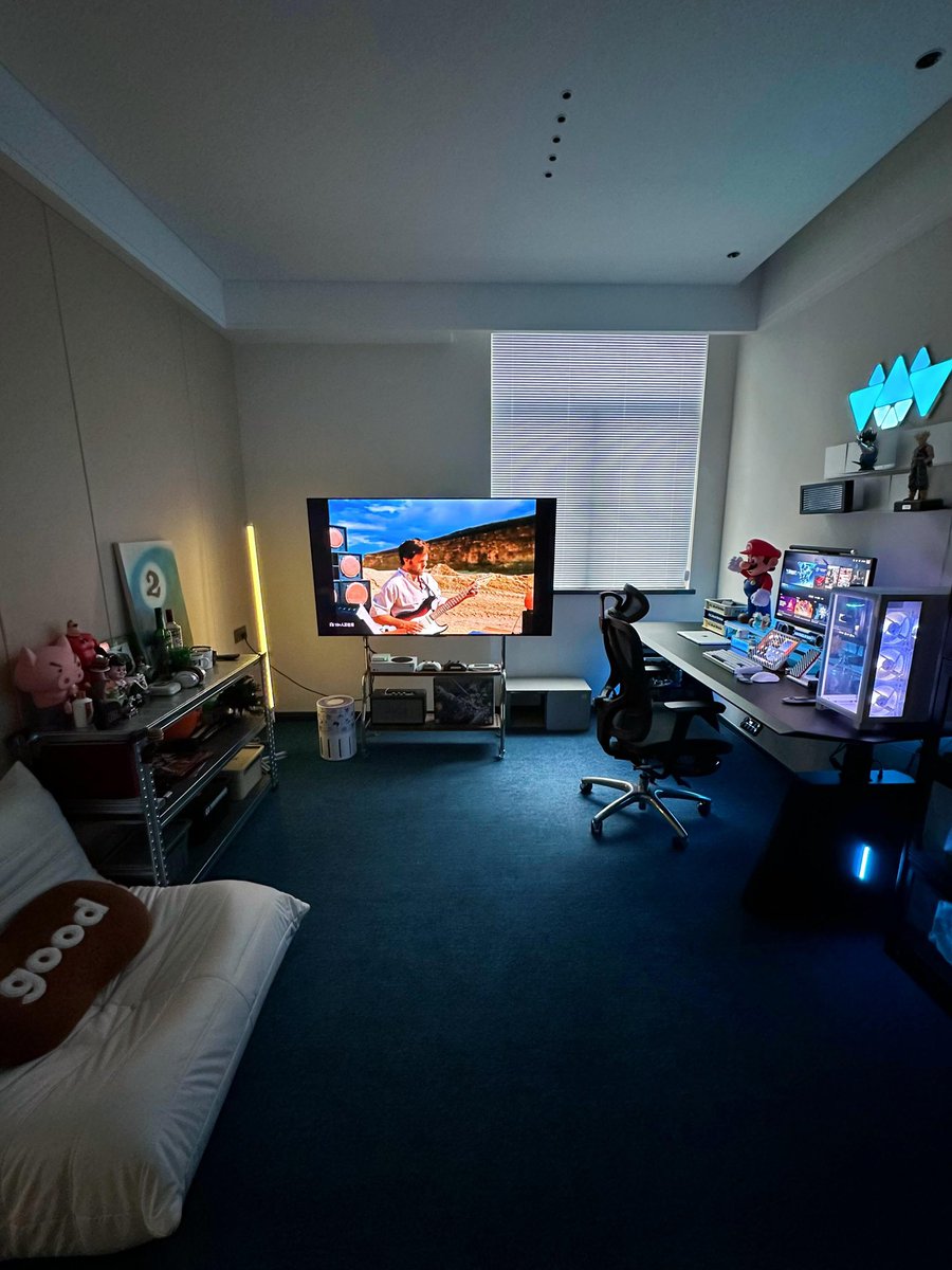 NvsionGear's tweet image. A ten square meter e-sports room🎮

#desksetup #gamingroom #pcsetup