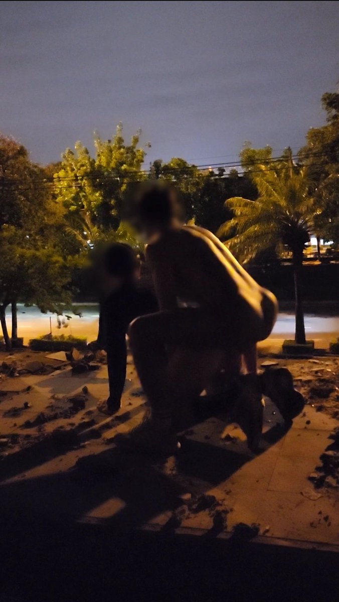 นั้นทำอะไรอ่ะ!!!!!! ผมก้มหาของแป๊บเดียวทำไมมาซ้อนหลังแบบนี้หล่ะครับ เล่นทีเผลอนะ

To be continued — Clip 🎥