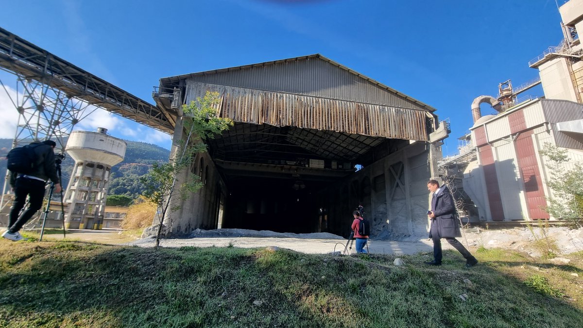 CCIpresse06's tweet photo. [LIVE PRESSE #CCI06] Présentation du projet de réaménagement du site du PIMIAN à #Contes , un projet porté par @CCIcotedazur  pour une reconversion de l'ancienne cimenterie Lafarge : 18 hectares pour une  Zone d’Activités Economiques comprenant 35 000m² de locaux d’activités. https://t.co/asbAsBcujL