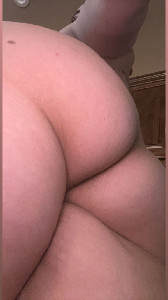 Sandrabullur7's tweet photo. RT if you're an ass guy😘🥰🥰😍 https://t.co/F1e1rws4ir