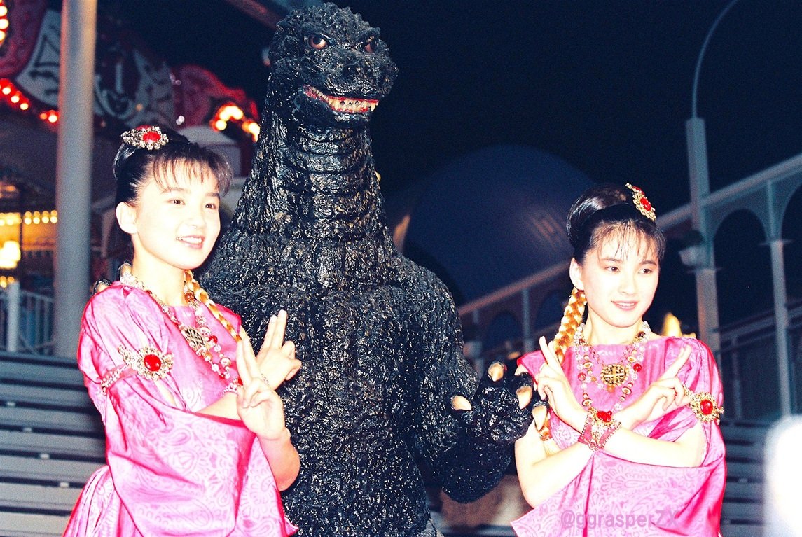 ゴジラVSモスラ』(1992)では、コスモス(今村恵子・大沢さやか)のお二人