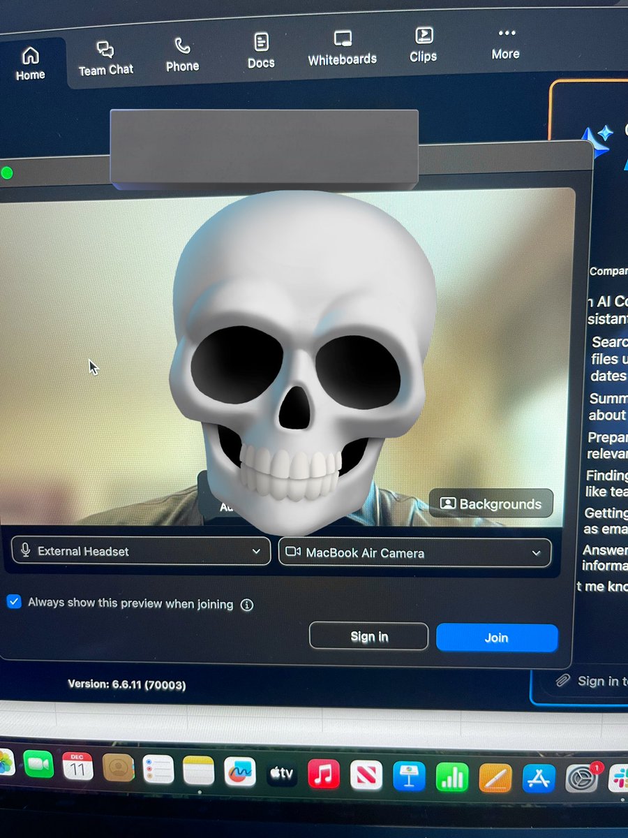 PullCutss's tweet image. Repping G.W. Tillinghast while wanting to bash my head into a wall. FT is fed up with cold weather.