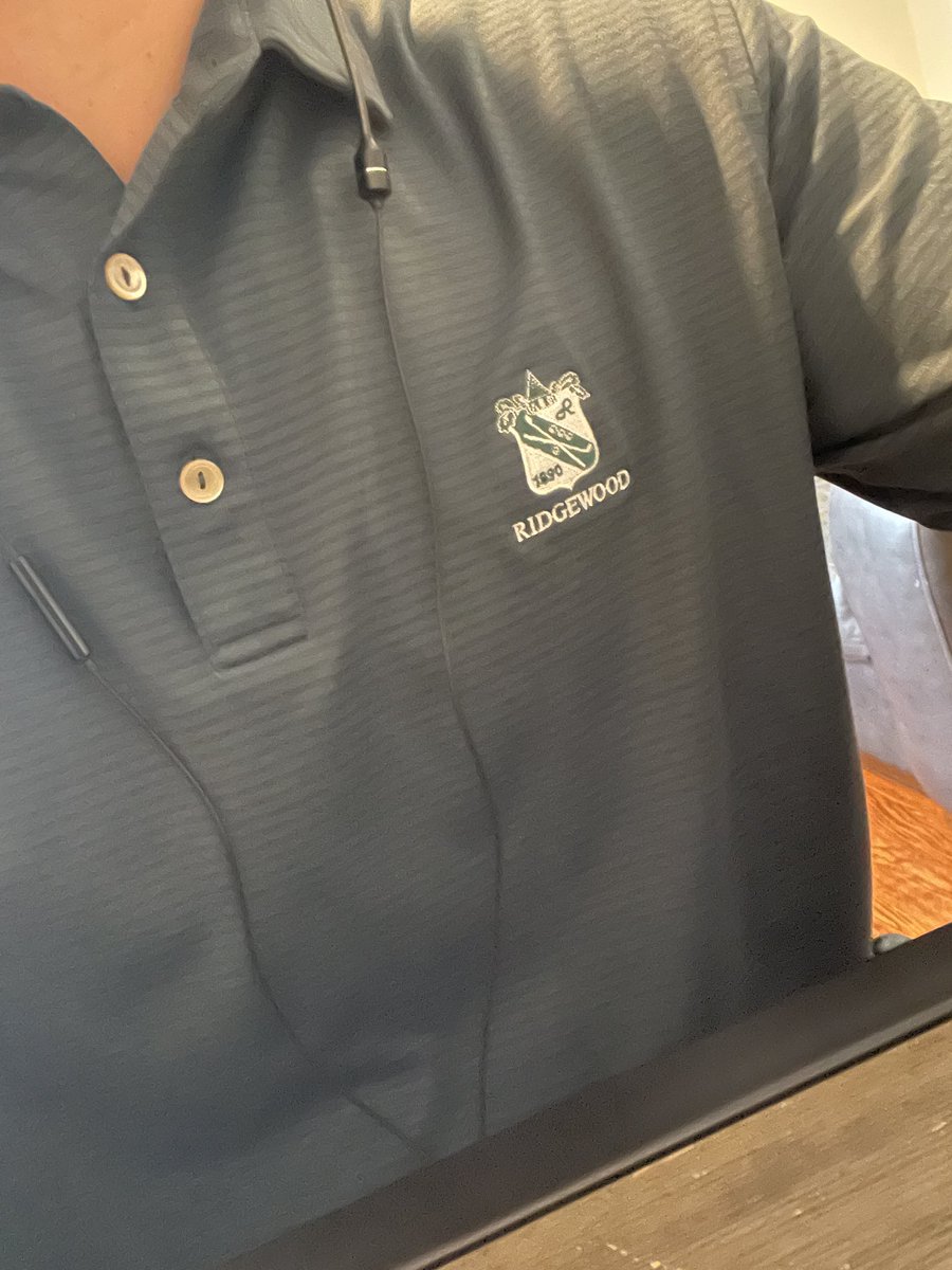 PullCutss's tweet image. Repping G.W. Tillinghast while wanting to bash my head into a wall. FT is fed up with cold weather.