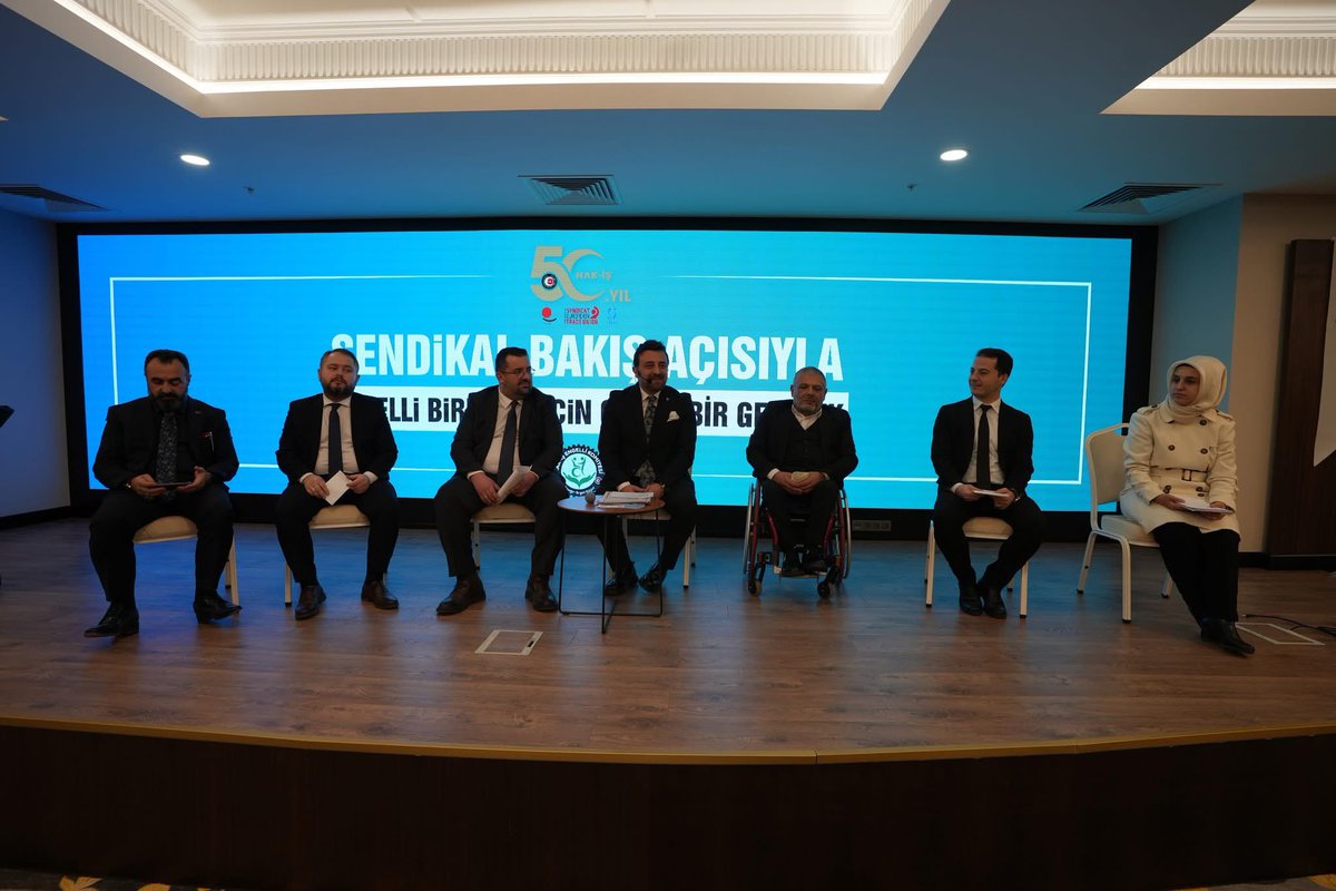 “Sendikal Bakış Açısıyla Engelli Bireyler İçin Güçlü Bir Gelecek” temasıyla gerçekleştirdiğimiz çalıştay sonuçlarını moderatörlüğümde gerçekleştirilen panel de değerlendirme imkanı bulduk. 

Engeli engel olarak görmeyen kardeşlerimizle de bir araya gelme imkanı bulduğumuz