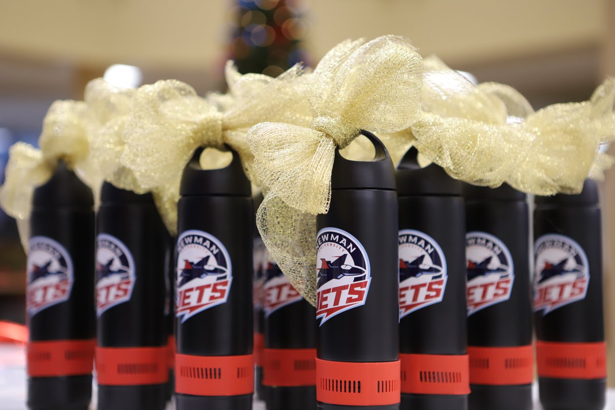 Holiday vibes + Newman spirit = the Jet Christmas Mixer! 📷 For <a href="/NewmanU/">Newman University</a> Accepted Students
Sign up: apply.newmanu.edu/register/Jet-C…