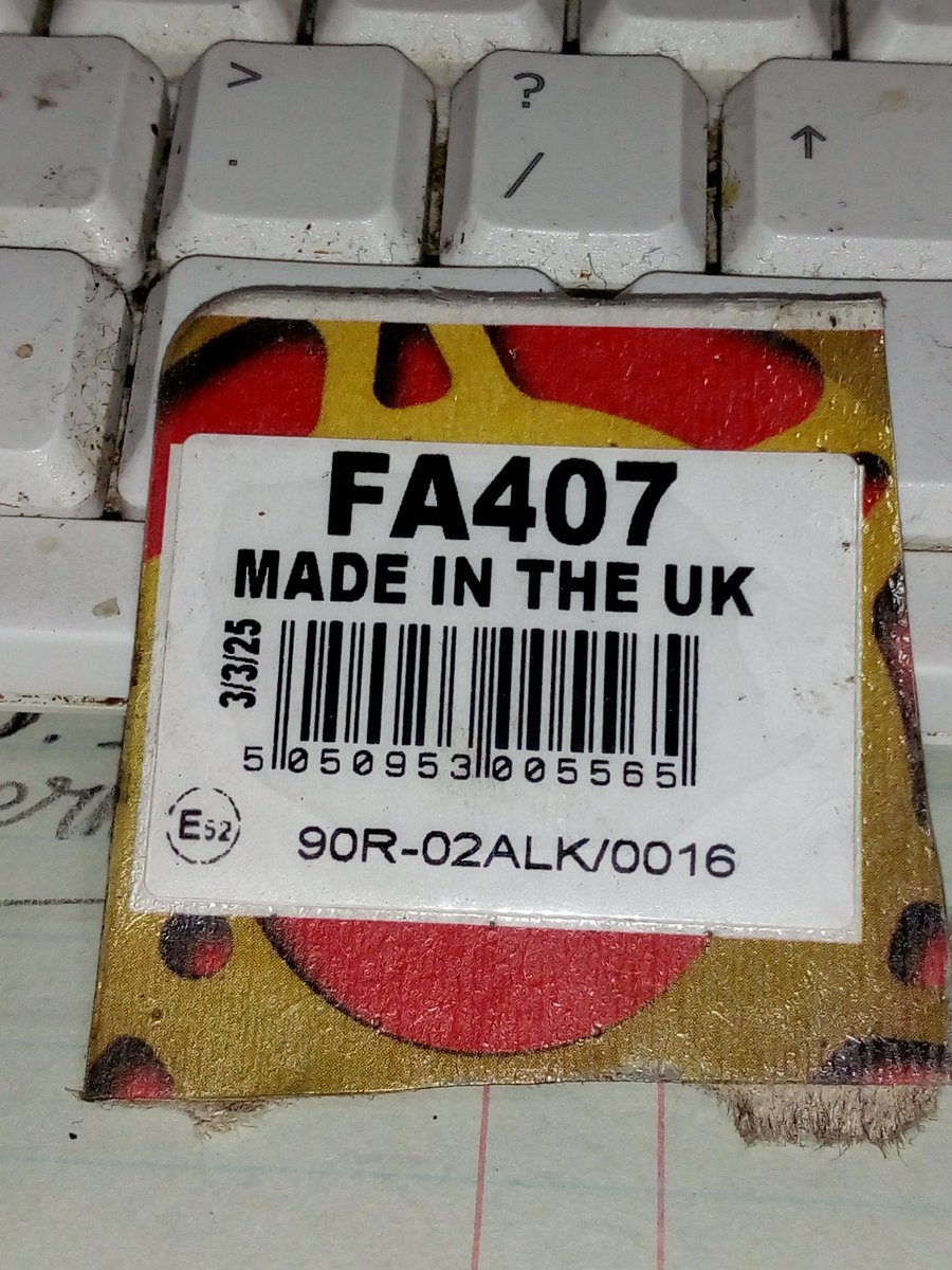 mrxt500's tweet photo. @ebcbrakesuk I've just fitted new EBC FA407 brake pads to my BMW R100R. 
I fitted them;  front wheel was binding. 
Hole in old ones: 6.5mm; new ones 6.3mm
I drilled them to 6.5mm and filed areas shown in pic in red
Junked the wire spring clip - not fitted to old EBC ones.

I https://t.co/SDf0A09vMJ