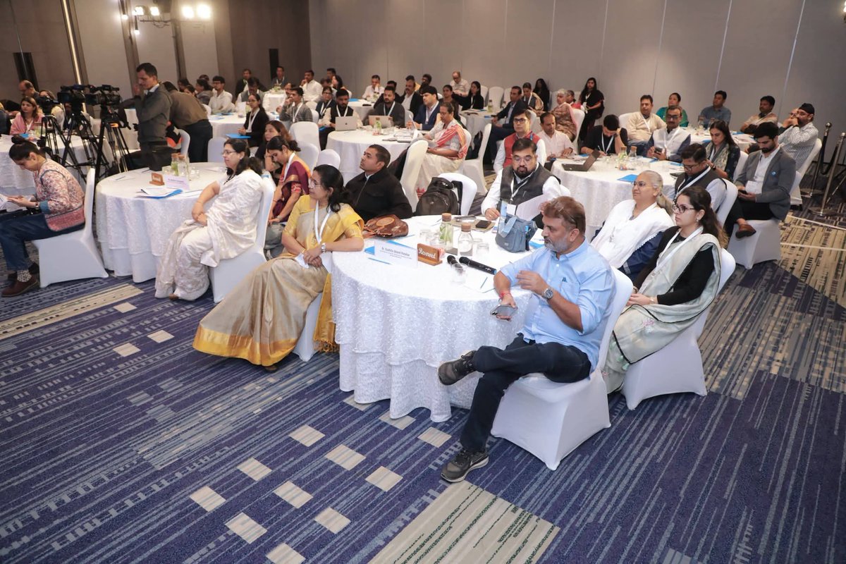 આજ રોજ અમદાવાદ ખાતે  <a href="/UNICEFIndia/">UNICEF India</a>  ની સહભાગિતાથી તેમજ ગુજરાત સરકારના શિક્ષણ વિભાગ દ્વારા આયોજિત West Regional Consultation on Secondary Education કાર્યક્રમમાં ઉપસ્થિત રહેવાનો અવસર મળ્યો