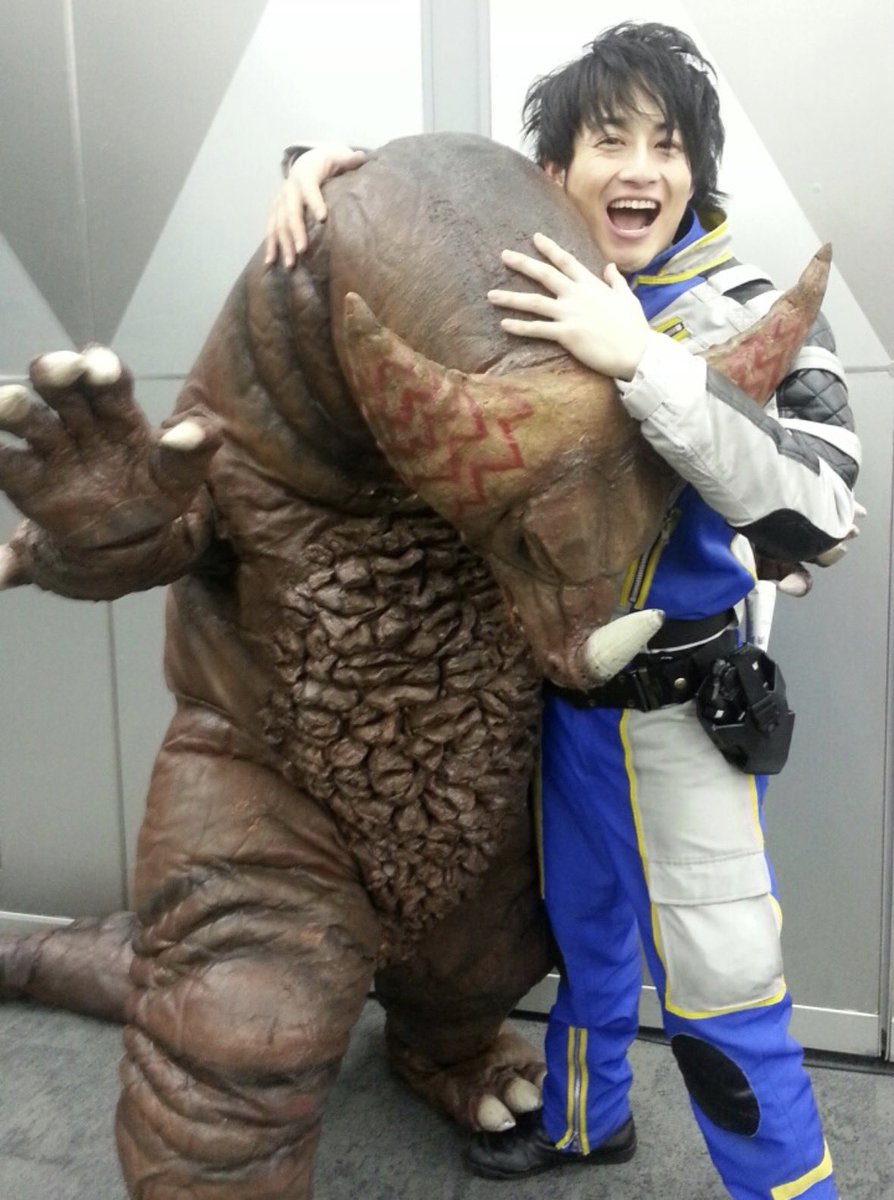 minamijuji327's tweet photo. 今日12月12日は
映画「大怪獣バトルウルトラ銀河伝説THE MOVIE」の公開記念日🪐

あれから16年。
みんなずっとありがとう🌏🪐

#ウル銀
#大怪獣バトル https://t.co/BrwJQZyiq1