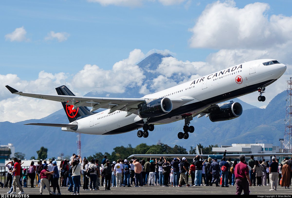 An Air Canada A330 showing off for the planespotters in Guatemala City. jetphotos.com/photo/11927263 © Brian Boche