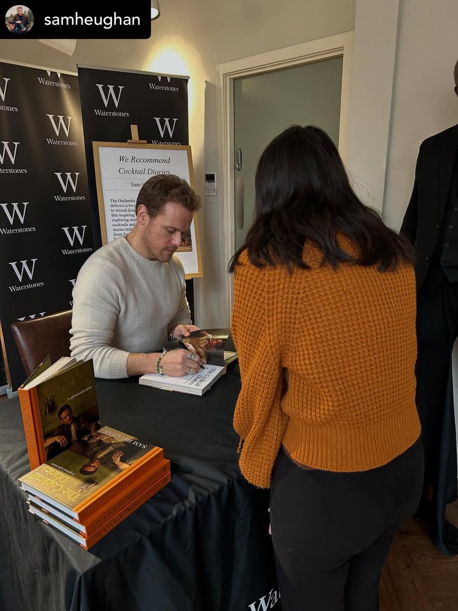 coryNY413's tweet photo. ��📚 Get #reshare_app • #samheughan Thanks to everyone that came to see me #waterstonesglasgow !
So great to be home, thanks to the amazing staff on Sauchiehall street, always great to see everyone.
Enjoy those cocktails Glasgow!
🍸🏴󠁧󠁢󠁳󠁣󠁴󠁿💙 https://t.co/egMLnSajyP