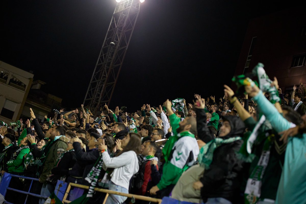 ℹ🏟⚽

Abierto el proceso de solicitud de entradas para el #RealMurciaRealBetis.

Plazo abierto hasta el viernes 12 de diciembre a las 23:59 horas ⏳

➡ realbetisbalompie.es/noticias/actua…