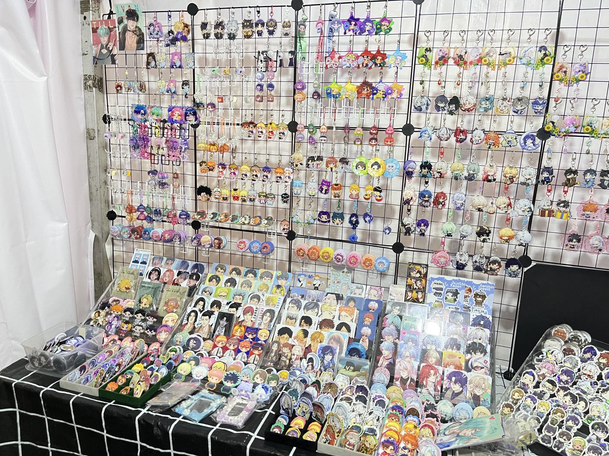 Motionime Ready !!!! see u guys tmrw and on the weekends !!! Jangan lupa mampir ke Lluna yah fandomnya keroyokan rame bgt 🤤🤤🤤