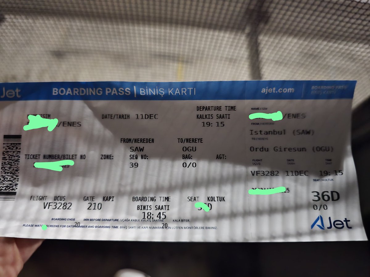 Türkiye bir mühendis kaybetti,
Ordu fındık amelesi kazandı 😅

#Airport 
#Ordu