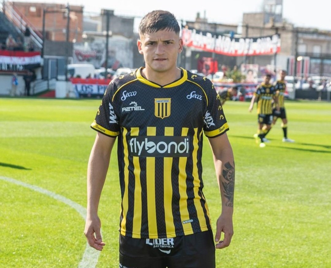 ferfuentesok's tweet image. #AlmiranteBrown 
#MercadoDePases 

Caso Santiago Villalba.

La dirigencia sostiene que el jugador se quedará en el club y no irá a #ChacoForEver

El delantero estuvo ayer y hoy en el predio de Isidro Casanova.