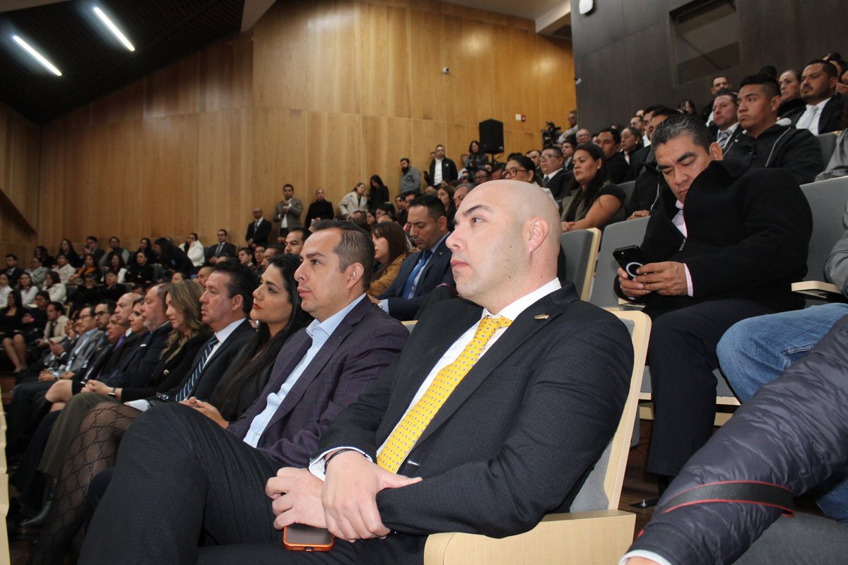 El Ing. Álvaro Ugalde Chaparro, Presidente del XIX Comité Directivo de la CMIC Querétaro, asistió a la presentación del Programa de Derechos Humanos 2026–2033 de la Fiscalía. Un espacio clave para fortalecer justicia, seguridad y legalidad en el estado.