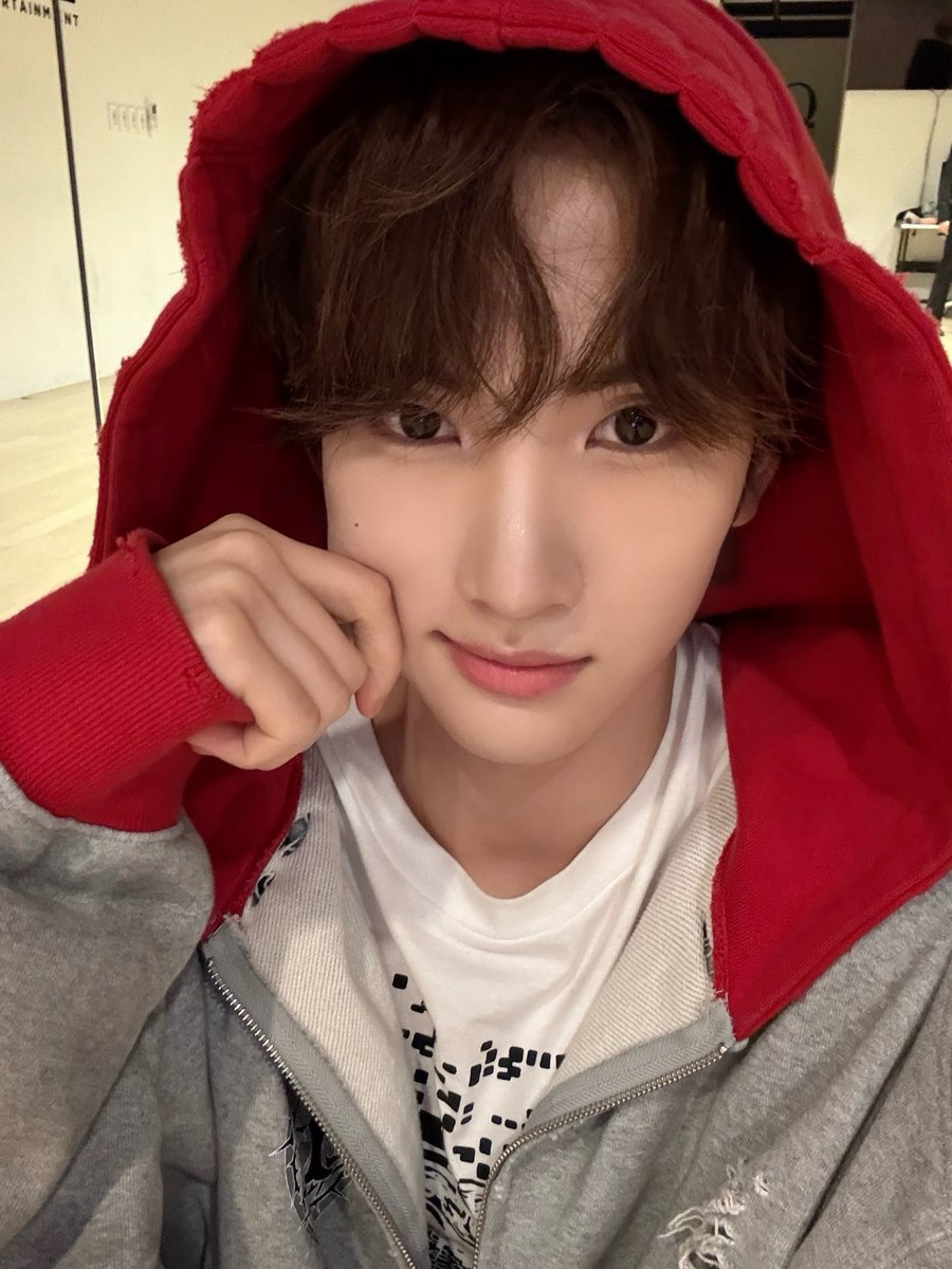 xikers_official's tweet photo. [#세은] 😘😘
#xikers #싸이커스 https://t.co/3Po7B3mAIg