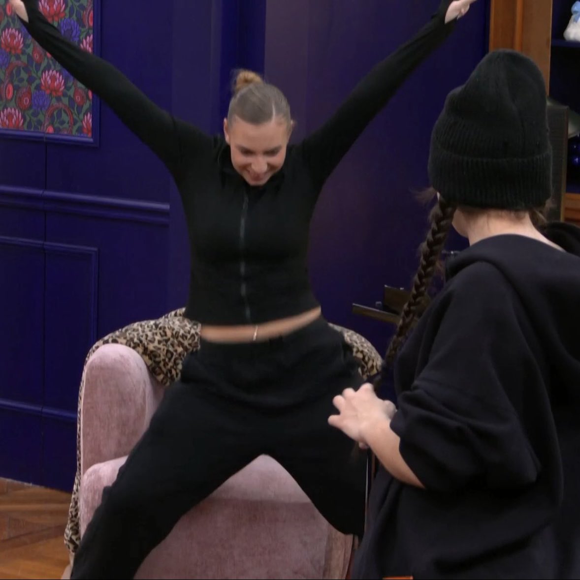 Il faut continuer et ne rien lâcher. Samedi je veux trop voir Léa heureuse de savoir qu’elle a une commu qui la soutient à fond
#StarAcademy #StarAcademyleLive