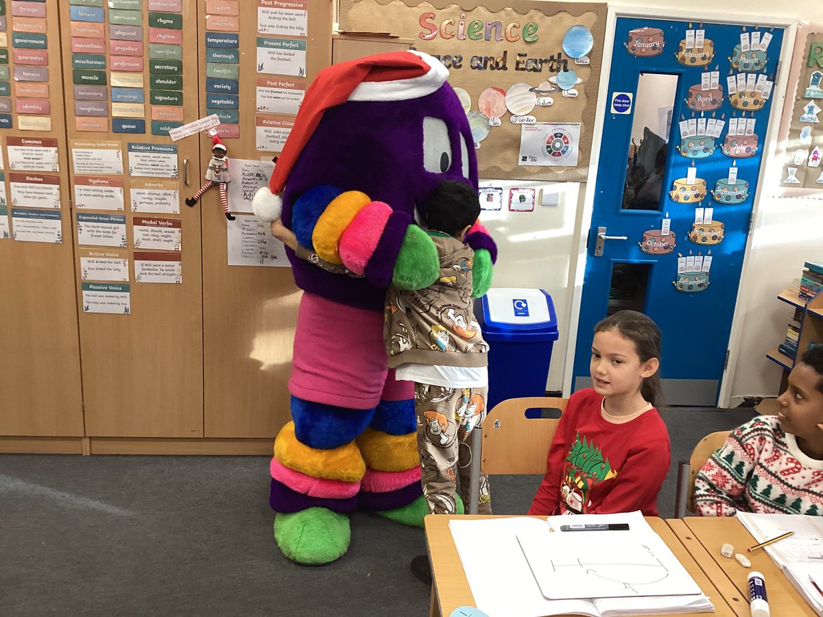 year_holy's tweet photo. Thank you to Haribo for visiting our class today and offering us a hug. We appreciate your support in working with families in need and lifting them up.
@harry_moseley
#CatholicLifeHfb10 #HHHO @HolyFamilyScho1 https://t.co/aRkXjBCfcp