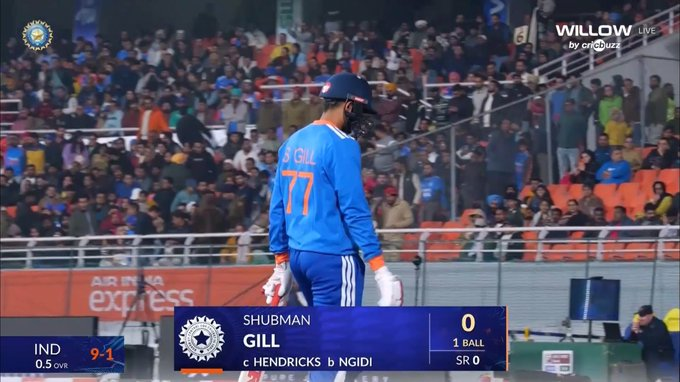 🚨Shubman Gill goes for golden duck.
- All format GOAT Shubman Gill missed his well deserved Century by just 100 runs