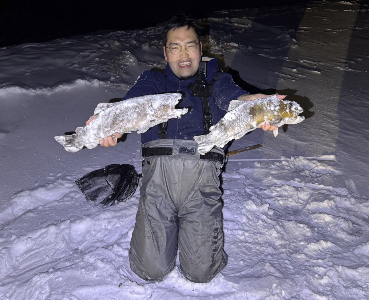 tetsuto_w's tweet photo. マイナス10℃の中でやるガサガサはたのしいね
川の中はあったかいですよ、なんせ水温2℃はあるので https://t.co/BH8nQa5rA6