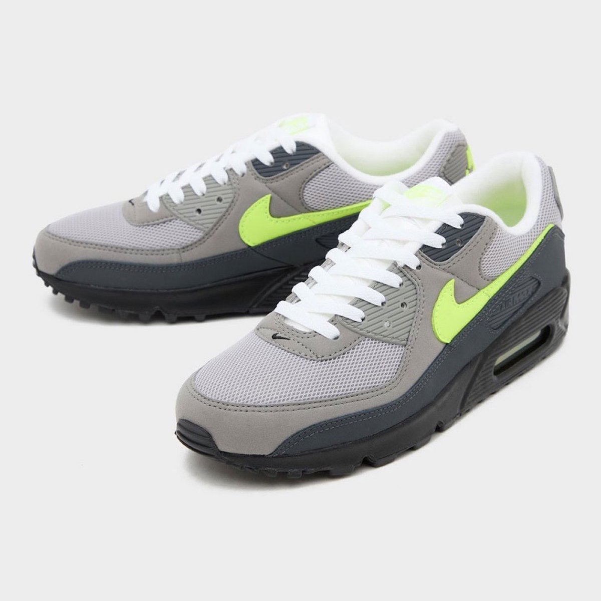 Sneaker Bar Detroit tweet media