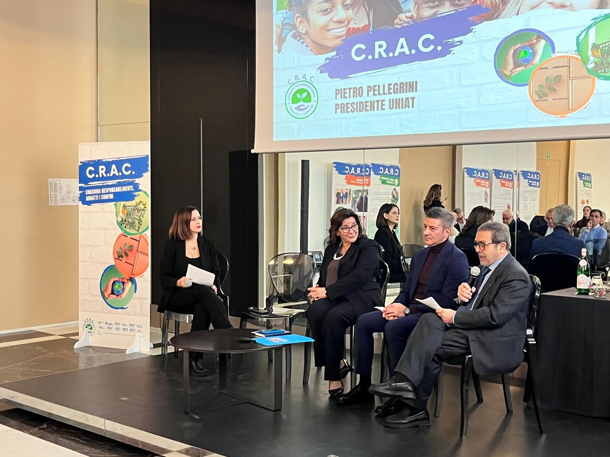 Oggi, a Palazzo Montemartini a Roma, si è concluso “C.R.A.C. - Consuma Responsabilmente e Abbatti i Confini”,il progetto promosso da Adoc, in partenariato con Rete Ada, Uniat e le sedi territoriali per promuovere modelli di consumo sostenibile e incrementare l’inclusione sociale