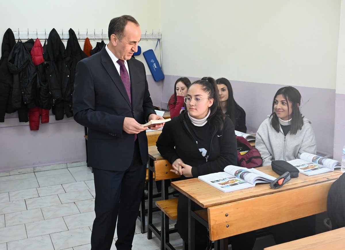 📌Okul Ziyaretleri

📍 Hasan-Zeki Boz Anadolu Lisesi Ziyareti

İl Millî Eğitim Müdürümüz Halil YÜCEL, Hasan-Zeki Boz Anadolu Lisesini ziyaret ederek öğretmen ve öğrencilerle bir araya geldi.

<a href="/tcmeb/">Millî Eğitim Bakanlığı</a>
<a href="/Yusuf__Tekin/">Yusuf Tekin</a>
<a href="/halilyucel6060/">Halil YÜCEL</a>