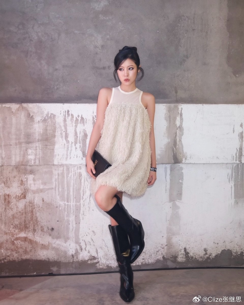 CiizeDaisy's tweet image. [Ciize Update] Weibo 111225

(😜)

Weibo : Ciize张继思
🔗 weibo.com/7929832479/QhU…

#ciizezphr #CiizeRutricha #MyFanze