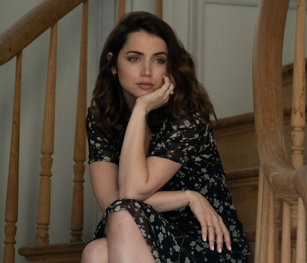 anadearmasdaily's tweet image. Ana de Armas will next be seen in Grant Singer’s upcoming film ‘REENACTMENT’. 

Also starring Benicio del Toro and Cameron Diaz. Filming is set to begin in January 2026.
