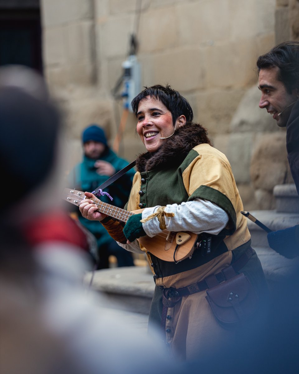 Mercat Medieval Vic tweet media