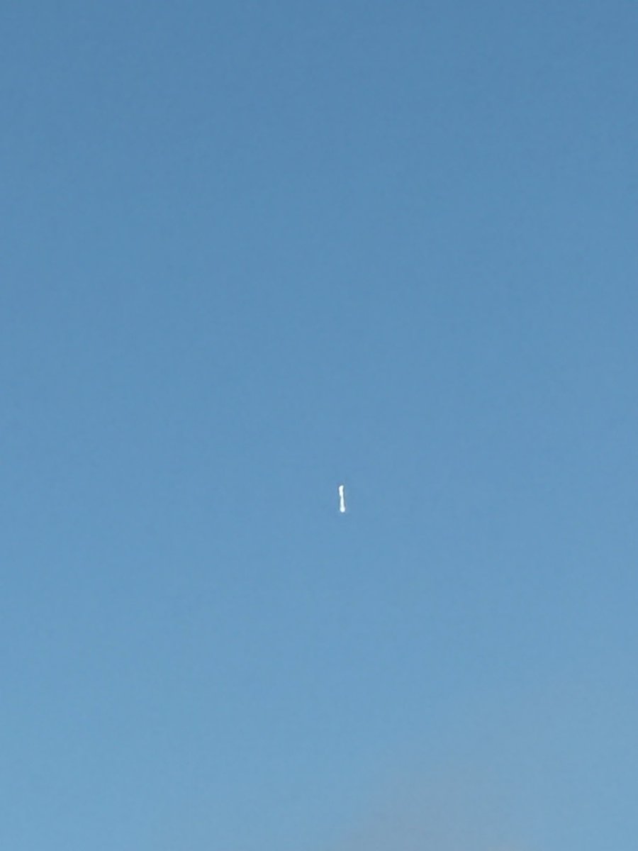 OneKneeToeSF's tweet photo. What was in the San Francisco sky?

No one else seemed to notice it on the road. 

#SanFrancisco
#BayArea
#UFO ?
#ProjectBlueBeam ?
#FlyingObject
#Alien ? https://t.co/Q0FBOQGVFc