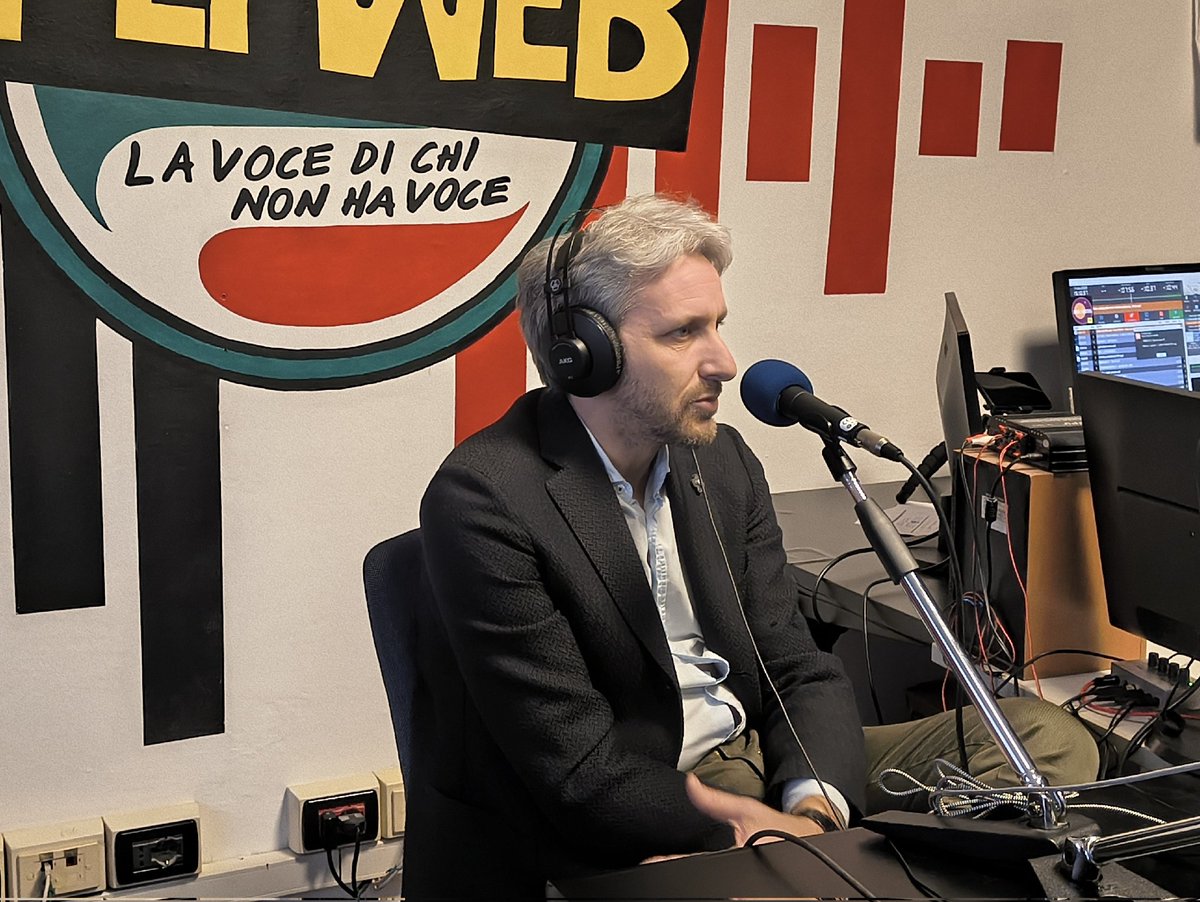 Cisl_ER's tweet image. #Bologna Questo pomeriggio l'assessore regionale @GiovanniPaglia e il segretario generale CISL #EmiliaRomagna @filippopieri sono stati ospiti negli studi di @FlywebRadio per parlare di #Youz5 e di #giovani ... ma anche di #lavoro #casa #mobilità ... e tanto altro ancora…