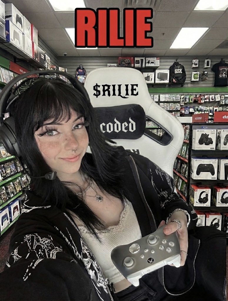 tearzeth's tweet photo. @gamestop @BestBuy $RILIE so much better on @gamestop 110% https://t.co/3caCURT5bs