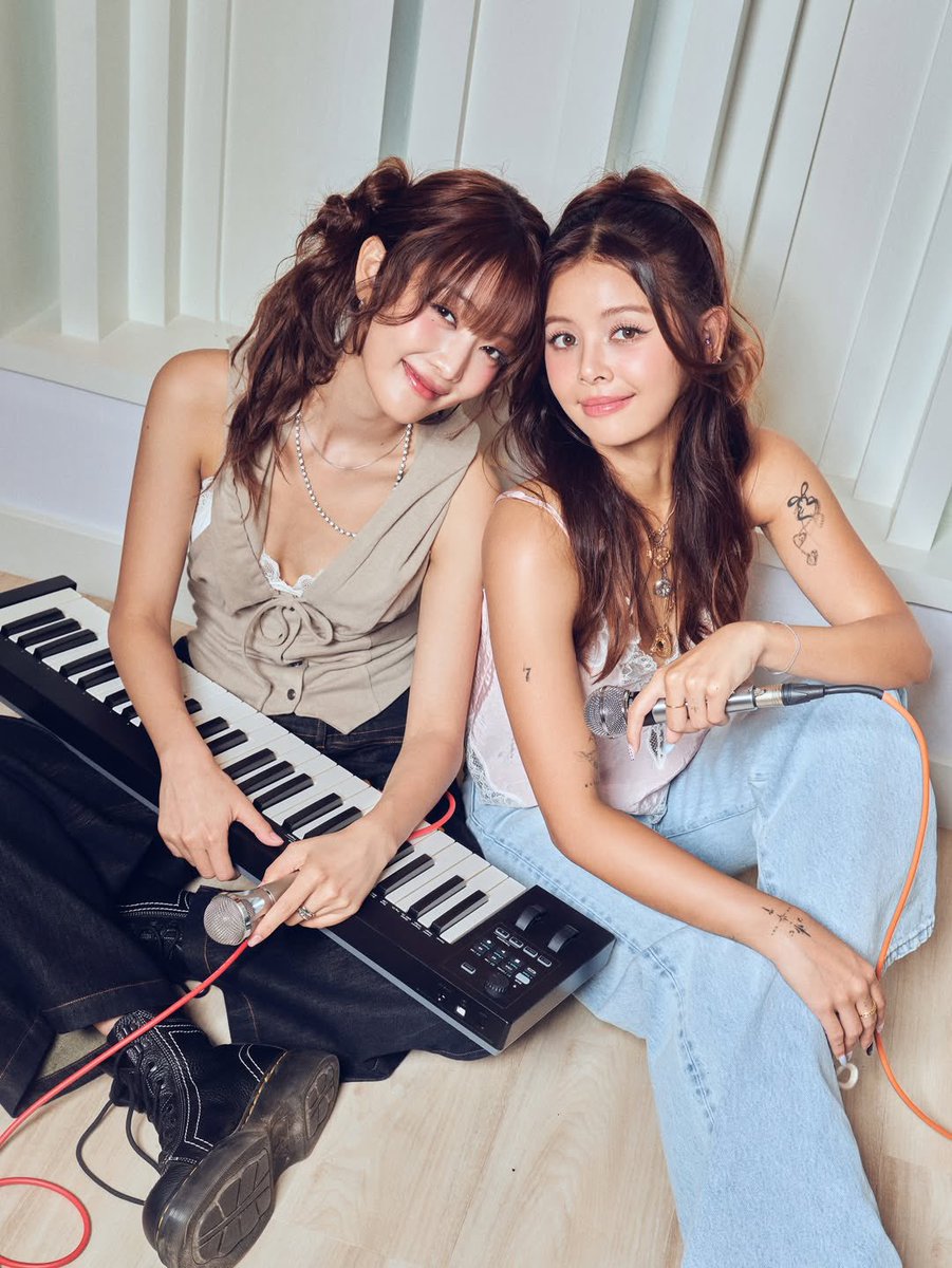 hourlyminniee's tweet image. MINNIE AND SORN