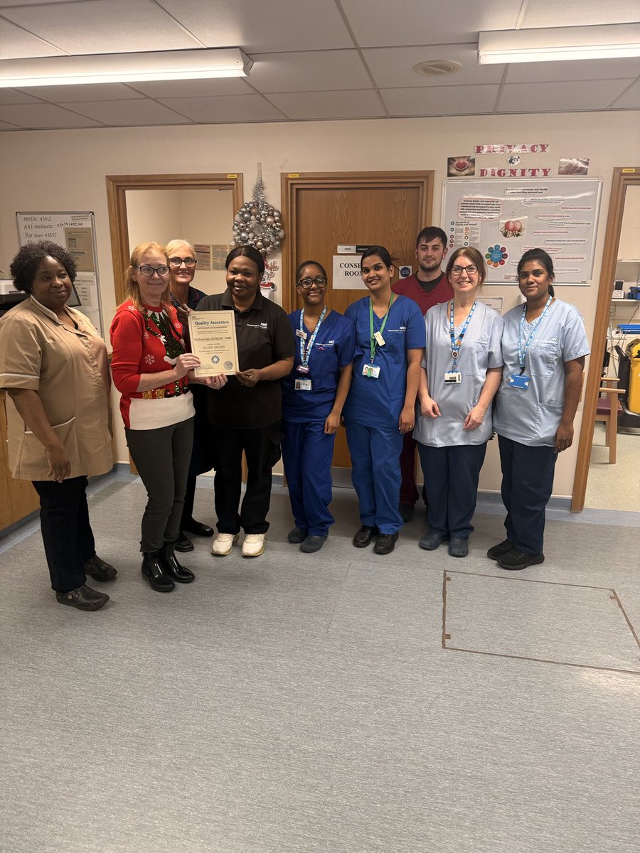 Nmgh endo receiving their silver accreditation certificate ⁦<a href="/DArmstrong70/">Debra Armstrong</a>⁩ ⁦<a href="/MFTnhs/">MFT NHS</a>⁩ ⁦<a href="/NorthMcrGH_NHS/">North Manchester General Hospital</a>⁩