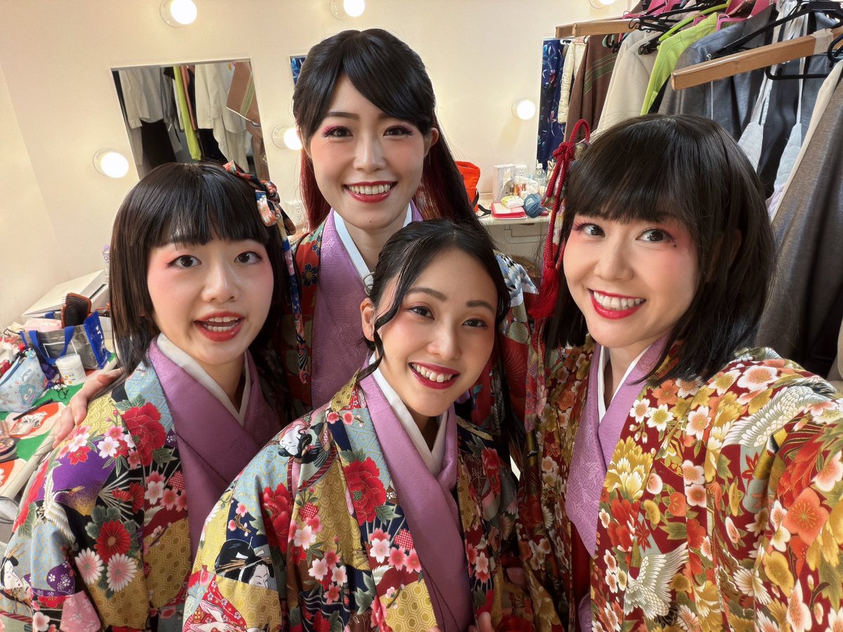 #無謀ナイト
来るのかな？の不安を吹き飛ばす“ほぼ満席”と爆発する客席の熱🔥

カーテンコールでまさかのスタンディング。え、スタンディング知ってたの!?笑

まっすぐ飛んでくる拍手に心が震えて、気づいたら私が涙🤣
若さのエネルギーは想像の何倍も強かった。
最高の夜をありがとう🌹✨
眠れない😍