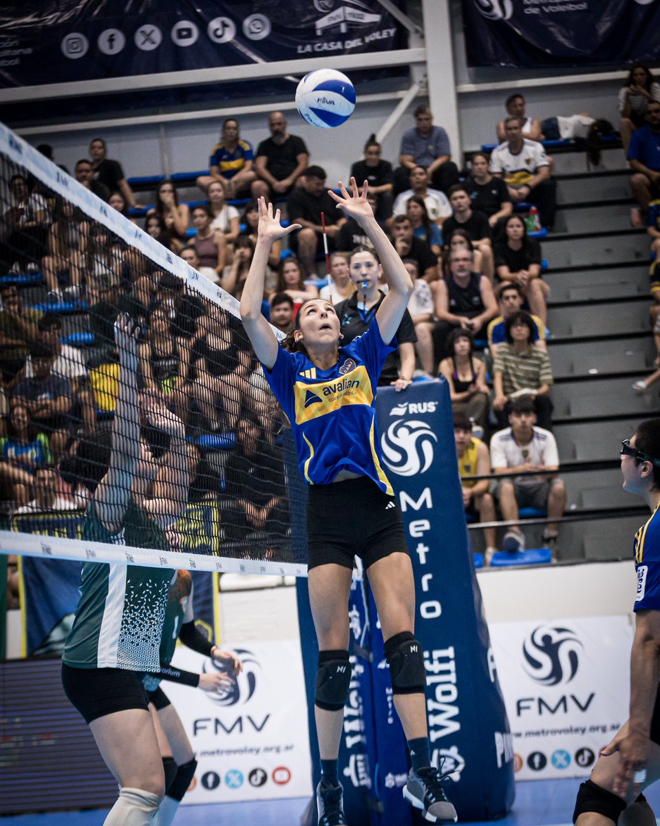 🔥 ¡PREMIO OSMITA!

🔵🟡 Morena Chiappero recibió la mención a la destacada del encuentro en el que Boca se quedó con el último torneo del año, el OSMITA Super 8.