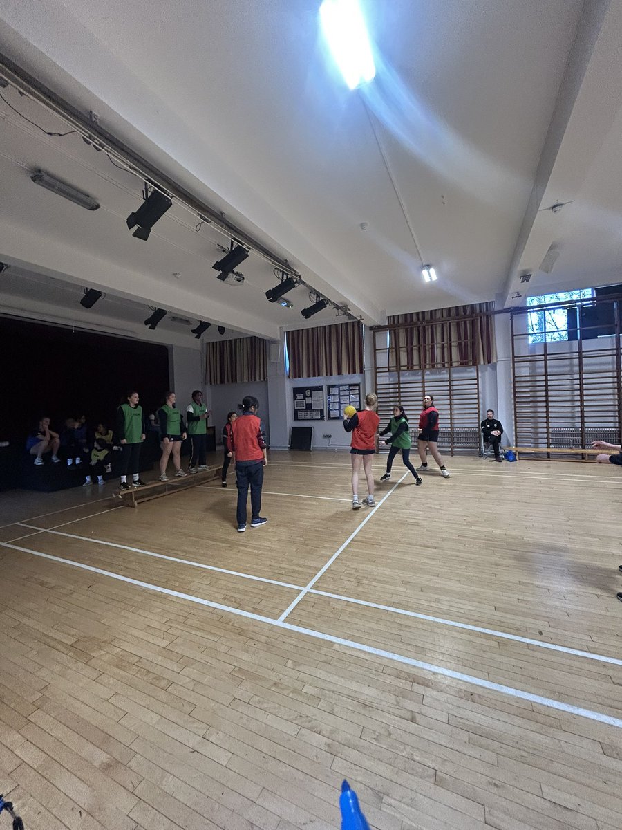 CCSGSport's tweet photo. Excellent effort today in our G9 and G10 Benchball Inter House Competition
1st was Astor, 2nd was Winton, 3rd was Spencer and 4th was Grenfell 
🔴🟢🟡🔵 https://t.co/jJPAAbwyW0