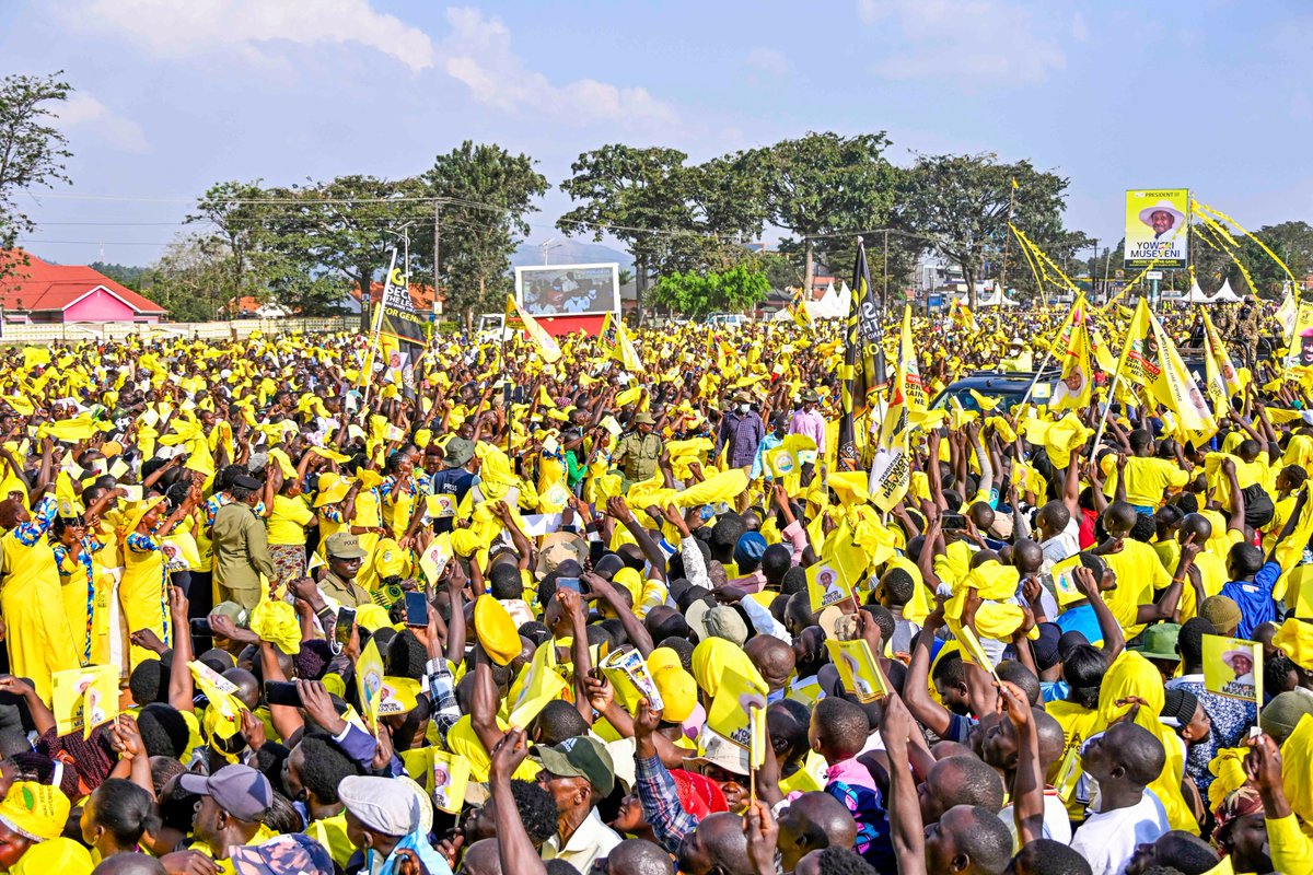 In Hoima City, I presented the NRM Manifesto on behalf of the NRM leaders and cautioned our people not to be confused about oil money. Oil must be used for long-term projects if it is to benefit Uganda. We have confirmed 6.5 billion barrels in Lake Albert and are still exploring,